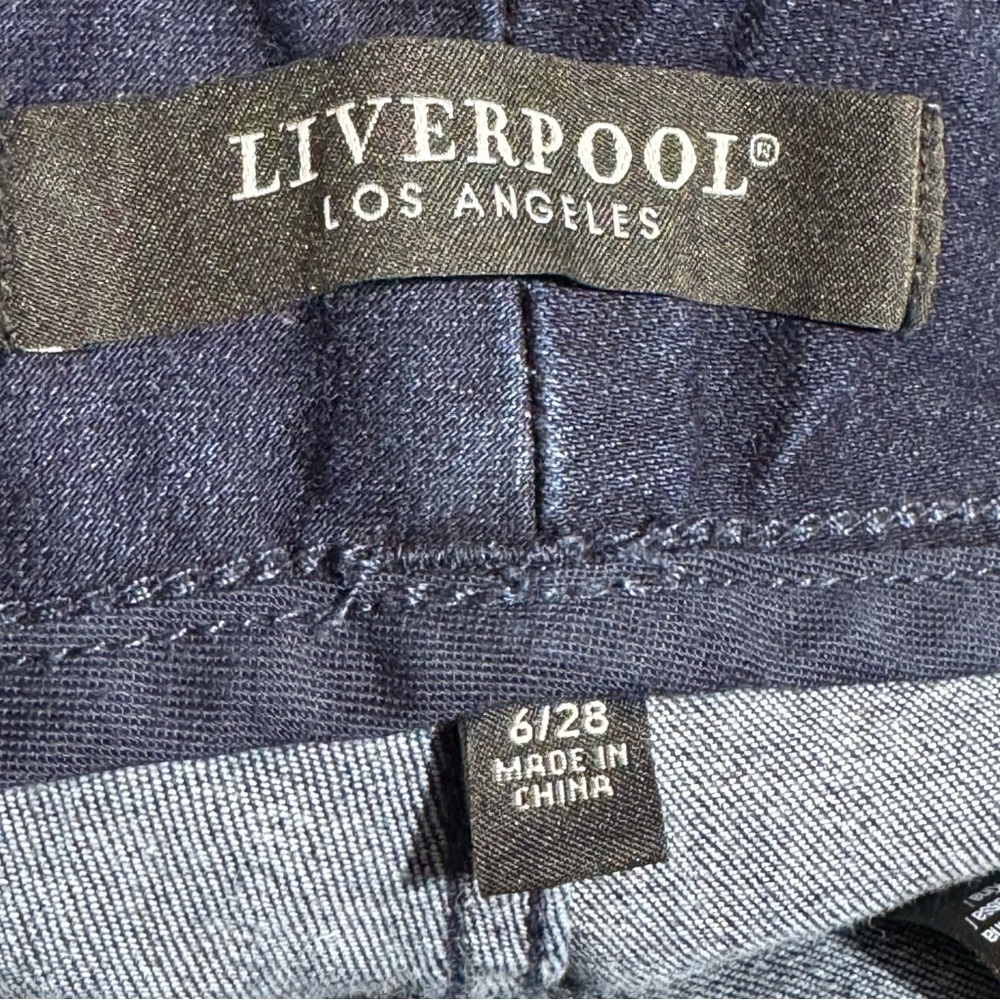 Liverpool Los Angeles Wide Leg Jeans
Style LM4122A4 – Summit Lake Size 6/28 - Picture 6 of 8